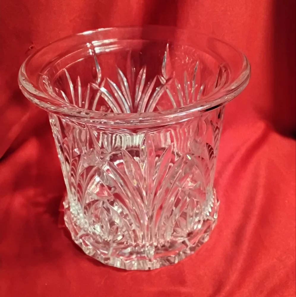 Vintage Starburst Bucket ~ Heavy Glass Scalloped Bottom